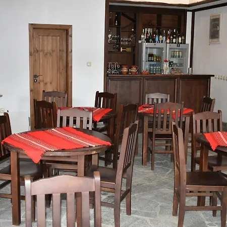 Pensionat Laki Village *
